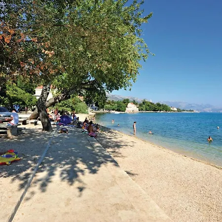 6 Bedroom Stunning In Kastel Luksic *